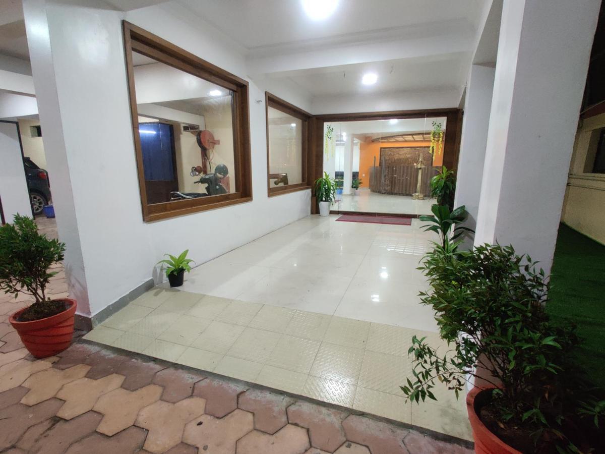 Amruth Inn Guruvāyūr Dış mekan fotoğraf