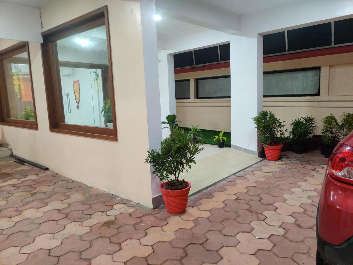 Amruth Inn Guruvāyūr Dış mekan fotoğraf